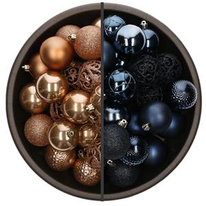 Bellatio 74x stuks kunststof kerstballen mix van donkerblauw en camel bruin 6 cm -