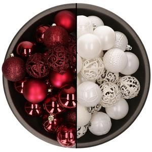 Bellatio 74x stuks kunststof kerstballen mix van donkerrood en wit 6 cm -