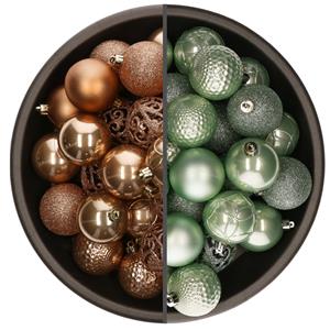 Bellatio 74x stuks kunststof kerstballen mix van mintgroen en camel bruin 6 cm -