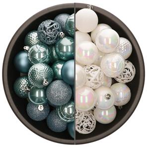 Bellatio 74x stuks kunststof kerstballen mix van parelmoer wit en ijsblauw 6 cm -