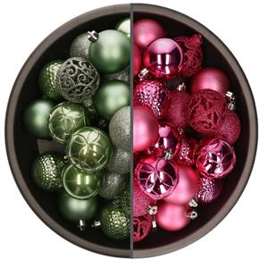 Bellatio 74x stuks kunststof kerstballen mix van salie groen en fuchsia roze 6 cm -