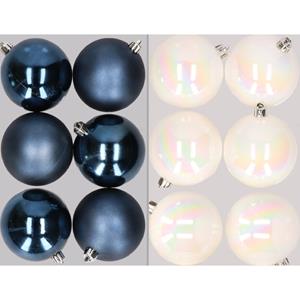 Bellatio 12x stuks kunststof kerstballen mix van donkerblauw en parelmoer wit 8 cm -