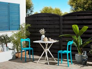 beliani Bistroset Weiß / Blau aus Kunststoff Tisch Quadratisch mit 2 Stühlen Stapelbar Praktisch Klein Outdoor Terrasse Balkon Garten Möbel - Weiß