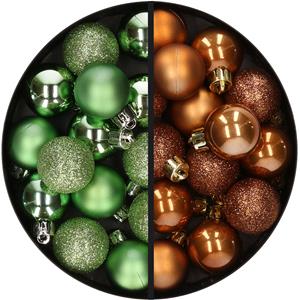 28x stuks kleine kunststof kerstballen groen en bruin 3 cm -