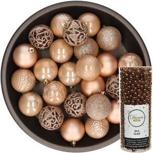 Decoris 37x stuks kunststof kerstballen 6 cm inclusief kralenslinger toffee bruin -