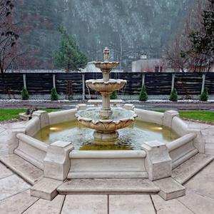 Gartentraum.de Kaskadenbrunnen mit blütenförmigen Schalen - Brunnen Komplett Set inklusive Einfassung & Pumpe - Mirella / Olimpia
