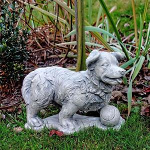 Gartentraum.de Verspielte Hunde Figur für den Garten aus Steinguss - Corrado / Etna