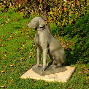 Gartentraum.de Sitzende Hundefigur aus Steinguss - dekorative Skulptur für die Gartengestaltung - Mauro / Calabria