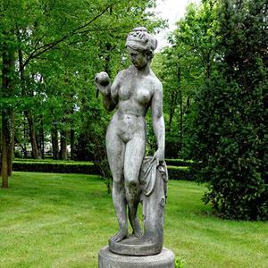 Gartentraum.de Stilvolle Venus Aktfigur mit Apfel in der Hand für den Garten - Marta / Antikia