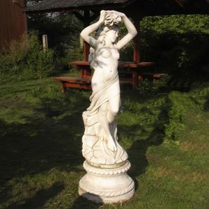 Gartentraum.de Anmutige Gartenfigur aus Steinguss - Frauen Aktskulptur - Beatrica / Tyrolia / ohne Sockel