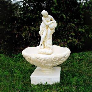 Gartentraum.de Floraler Garten Springbrunnen mit Frauenskulptur - Cecilia / Etna