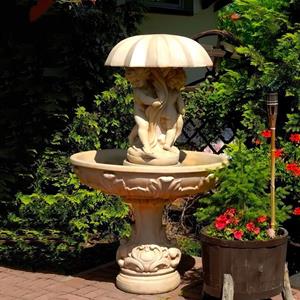 Gartentraum.de Steinguss Garten Springbrunnen mit Schirm - inklusive Pumpe - Valentin / Tyrolia