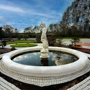 Gartentraum.de Schlichte Brunnen Einfassung aus Steinguss für Gartenbrunnen - Confina / Calabria