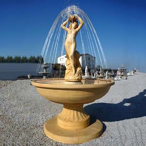 Gartentraum.de Steinguss Fontäne für den Garten mit Fauenakt Sprinbrunnen Skulptur - Patrizia / Olimpia