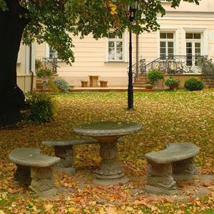 Gartentraum.de Romantische Sitzgruppe - Runder Steinguss Tisch und halbrunde Bänke mit Fisch Motiv - Semele / Olimpia