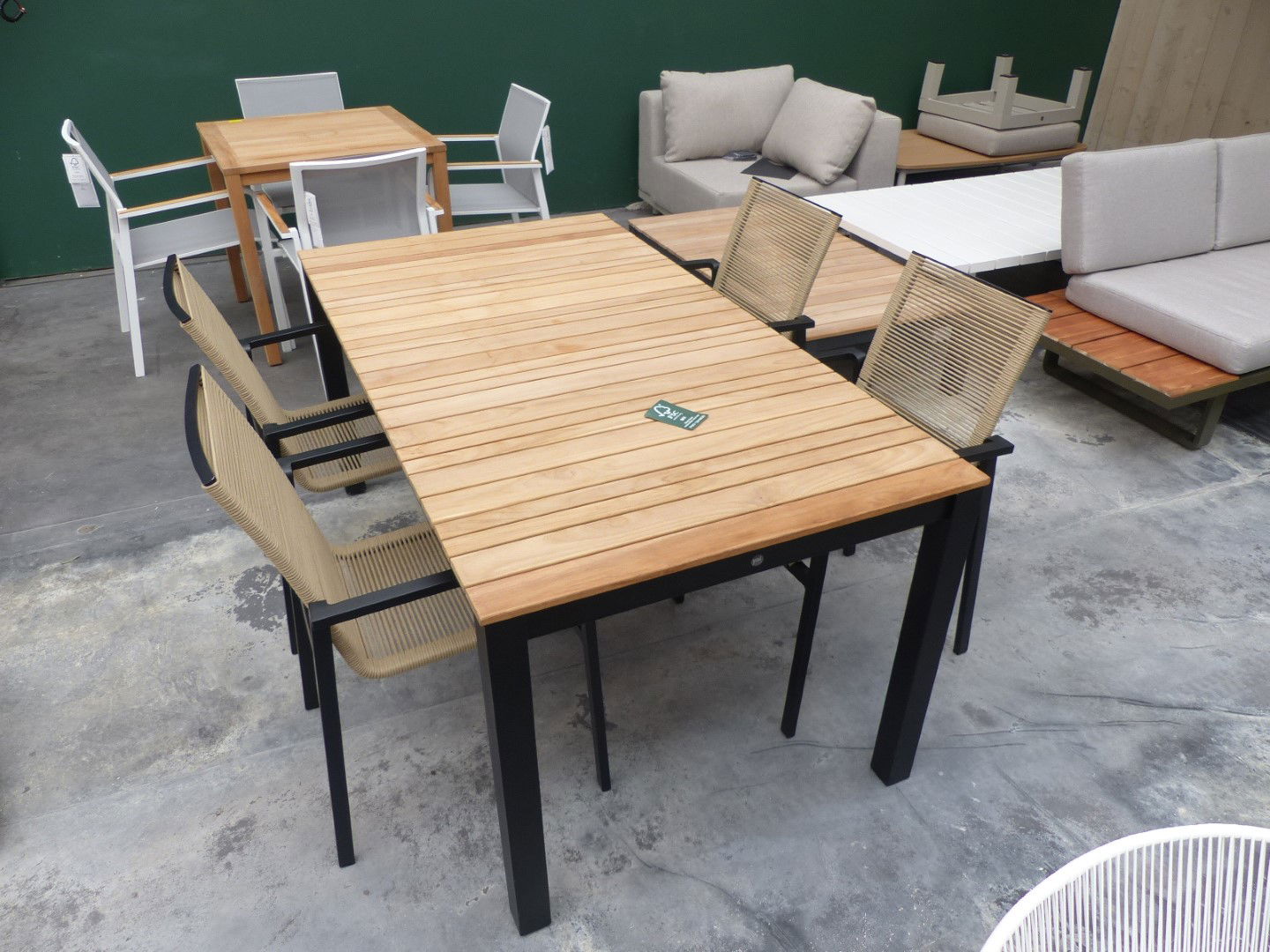 Yoi Set van Arashi tafel 169x90x76 cm zwart/teak en 4 Ishi stoelen natural - 