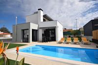 Comfortabele villa bij Foz do Arelho met zwembad