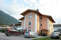 Stijlvol vakantiehuis in Tirol met een balkon