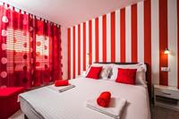 Apartments Sunshine Home - Double Room ( Red )