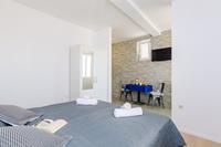 Miracle Apartments - Comfort Studio Apartment with Terrace and City View