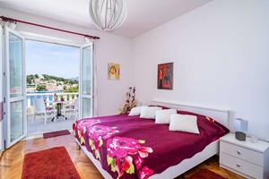 Apartments & Rooms Mara & Petrunjela - Studio Apartment with Balcony and Sea View