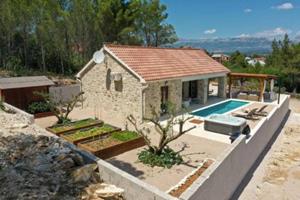 Villa Karla - Kroatië - Noord Dalmatië - Pridraga- 4 persoons