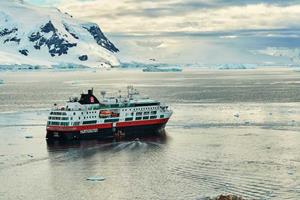 2025 23-Daagse Hurtigruten expeditie; Ontdek Antarctica en Patagonië