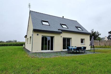 Spacious house for 8 people with large garden 1 km - Frankrijk - Bretagne - Penvenan- 8 persoons