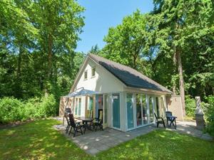 Comfortabel 8 persoons vakantiehuis, zeer ruim gelegen op vakantiepark in Friesland - Nederland - Europa - Oudemirdum
