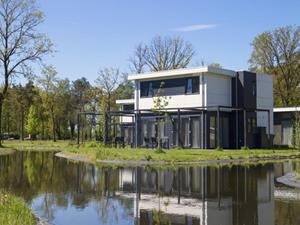 Luxe 10 persoons vakantiehuis met sauna op vakantiepark Reestervallei in Overijssel - Nederland - Europa - IJhorst