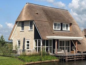 Luxe 10 persoons villa met sauna aan het Tjeukemeer in Friesland - Nederland - Europa - Delfstrahuizen