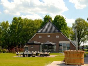 Luxe 30-persoonsgroepsaccommodatie met hottub in het landelijke Ellertshaar in Drenthe - Nederland - Europa - Ellertshaar