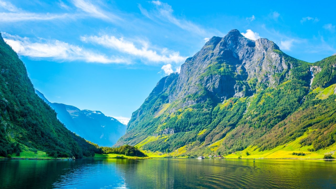 Rondreis: Spectaculaire Noorse Fjorden met Havila cruise - Noorwegen - Oslo - Gardermoen