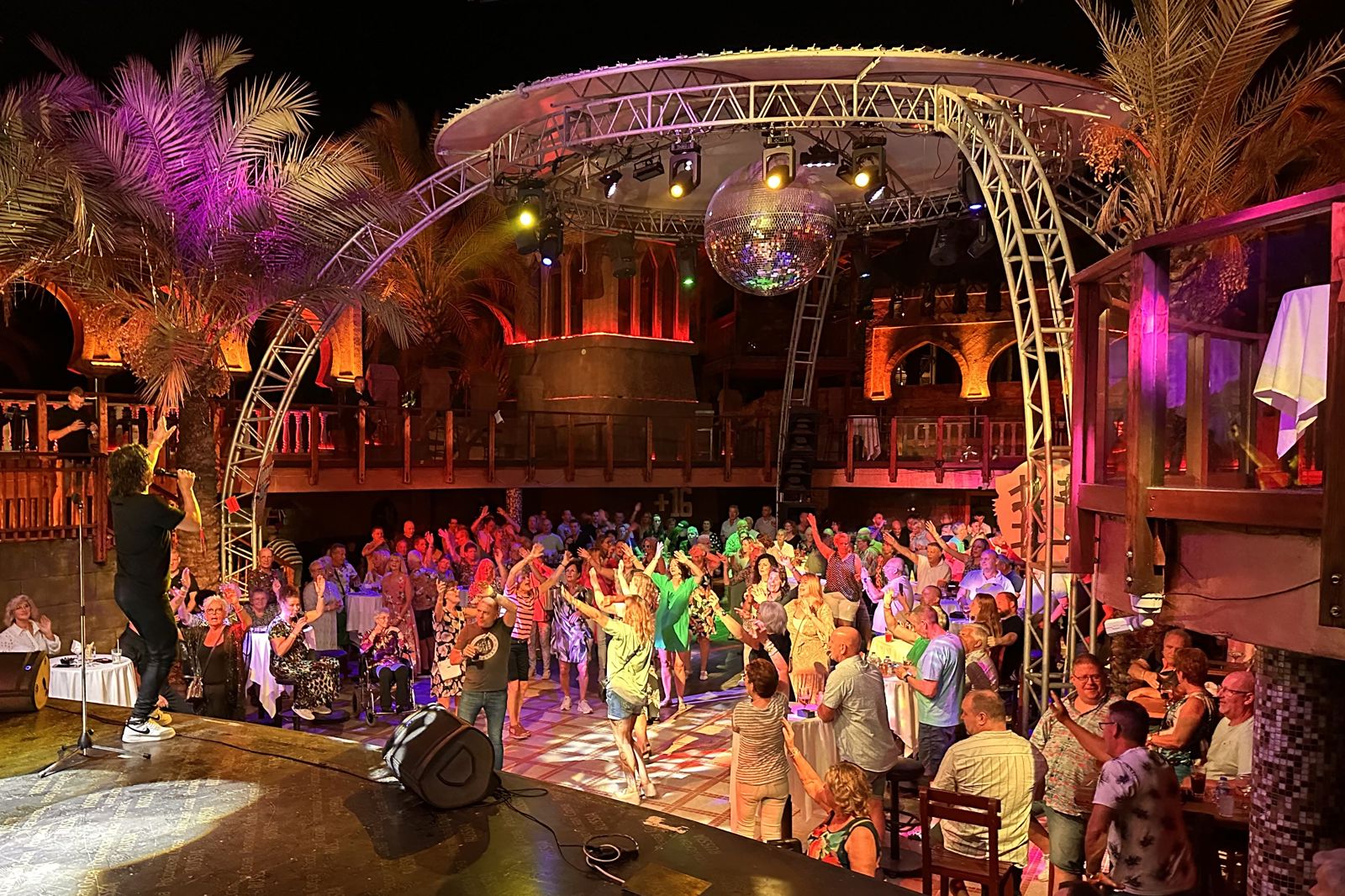 Long Beach Resort&Spa Deluxe Muziekreis Turkije 2024 - Turkije - Turkse Riviera - Turkler