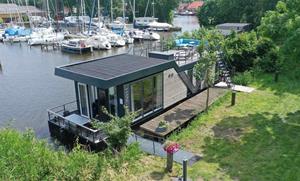 Unieke 4 persoons House boat in de jachthaven van Warns - Nederland - Europa - Warns
