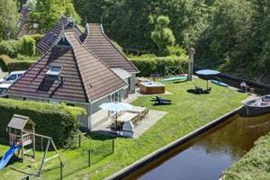 Grand Sechstjin Wellness de luxe met sauna buitens - Nederland - Friesland - Earnewald- 16 persoons