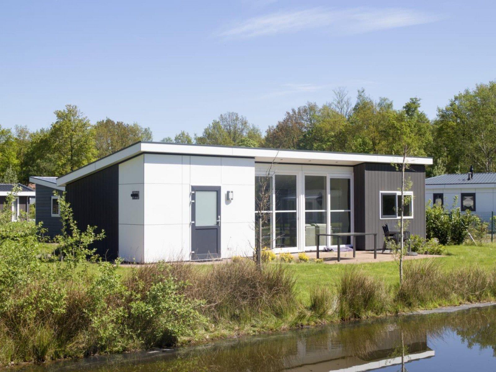 Luxe 4 persoons vakantiehuis op vakantiepark Reestervallei in Overijssel - Nederland - Europa - IJhorst