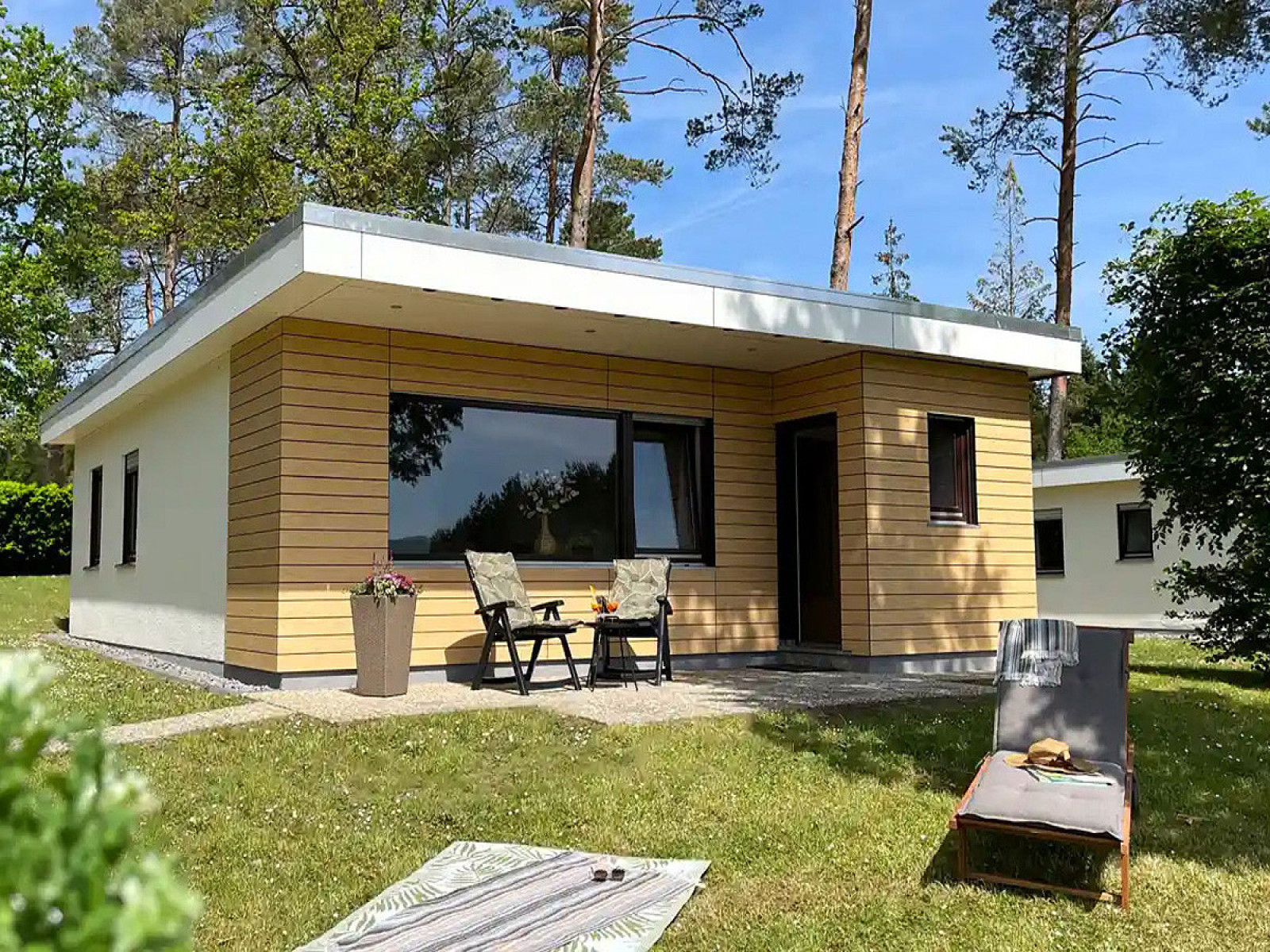 Zes persoons bungalow op vakantiepark nabij het Hart van de Vulkaaneifel - Duitsland - Europa - Gerolstein