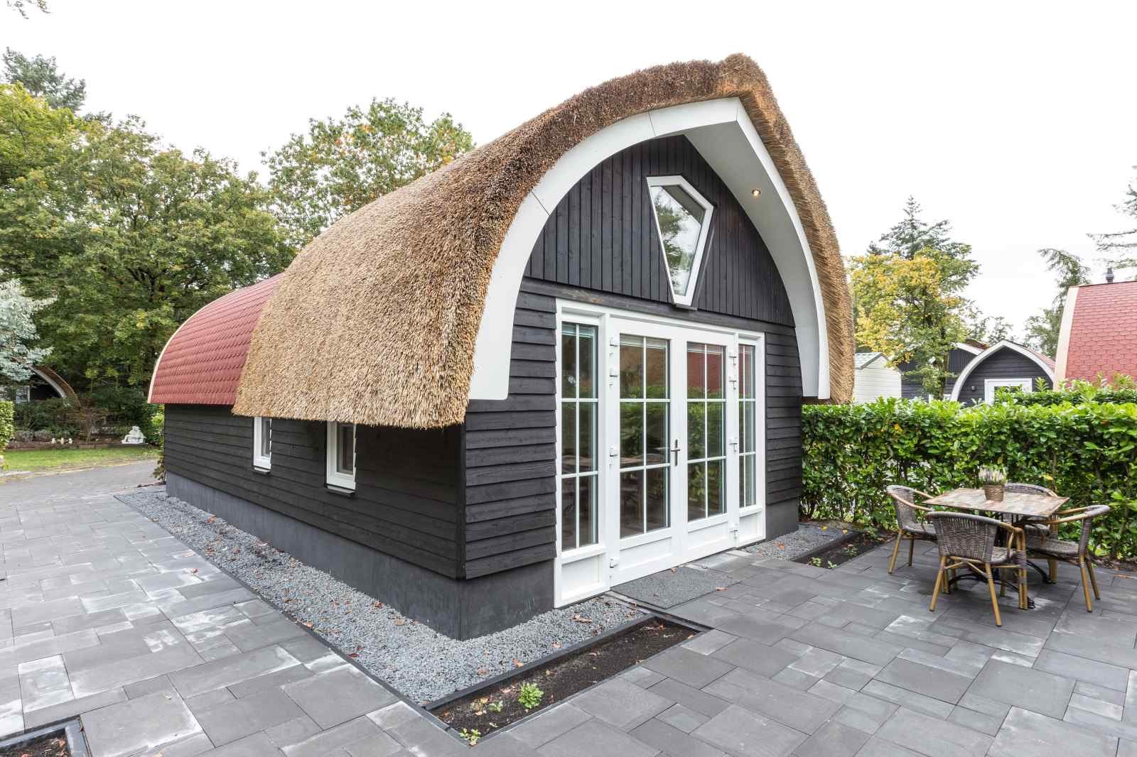 Luxe 4 persoons cottage op familiepark in het bos en nabij de Weerribben. - Nederland - Europa - De Bult