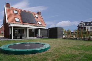 Luxe 4-persoons villa met 2 badkamers, veranda en trampoline in Colijnsplaat - Nederland - Europa - Colijnsplaat