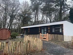 4 persoons natuur lodge met hottub en sauna op een vakantiepark op de Veluwe - Nederland - Europa - Wekerom