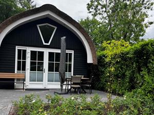 Luxe rietgedekte cottage voor 4 personen, gelegen aan de bosrand op een vakantiepark - Nederland - Europa - De Bult