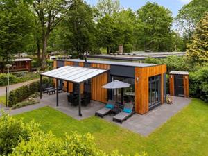 Mooi 5-persoons vakantiehuis met overdekt terras op een vakantiepark op de Veluwe - Nederland - Europa - Lieren