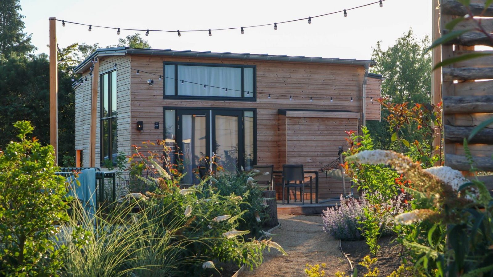 Knus Tiny House voor 4 personen op een waterrijk vakantiepark aan de IJssel - Nederland - Europa - Olburgen