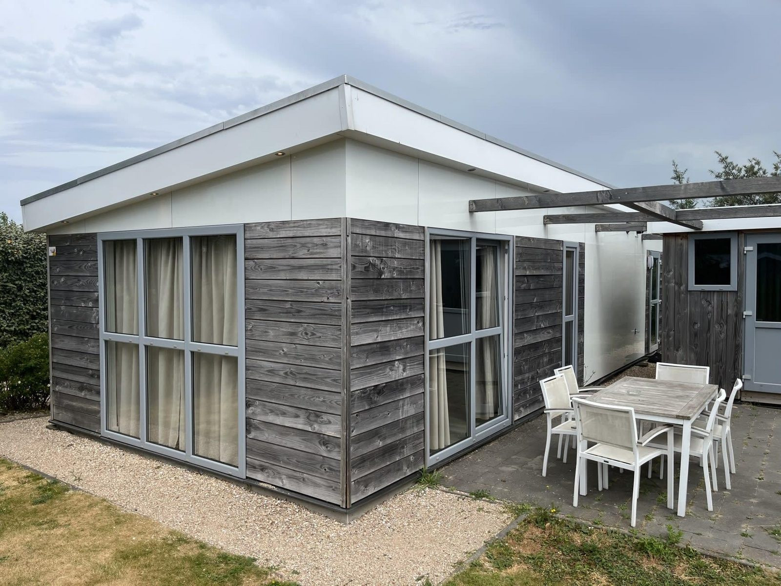 Knus 6-persoons chalet op loopafstand van het strand aan de Haringvliet, Zeeland - Nederland - Europa - Hellevoetsluis