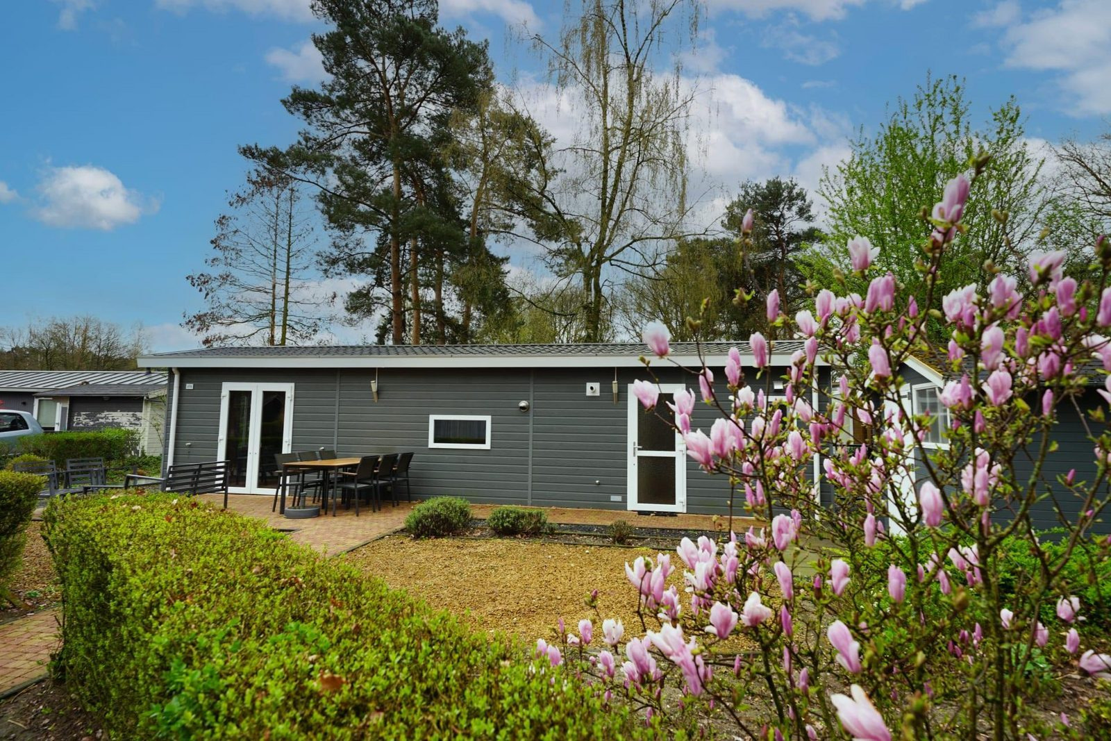 Basic 6 persoons chalet op vakantiepark Maasduinen met natuurmeer en zandstrand. - Nederland - Europa - Belfeld