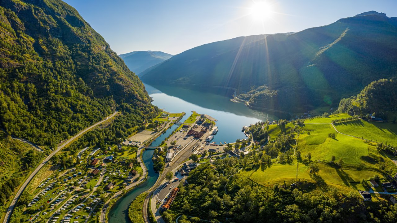 Rondreis: Spectaculaire Noorse Fjorden met Havila cruise - Noorwegen - Oslo - Gardermoen