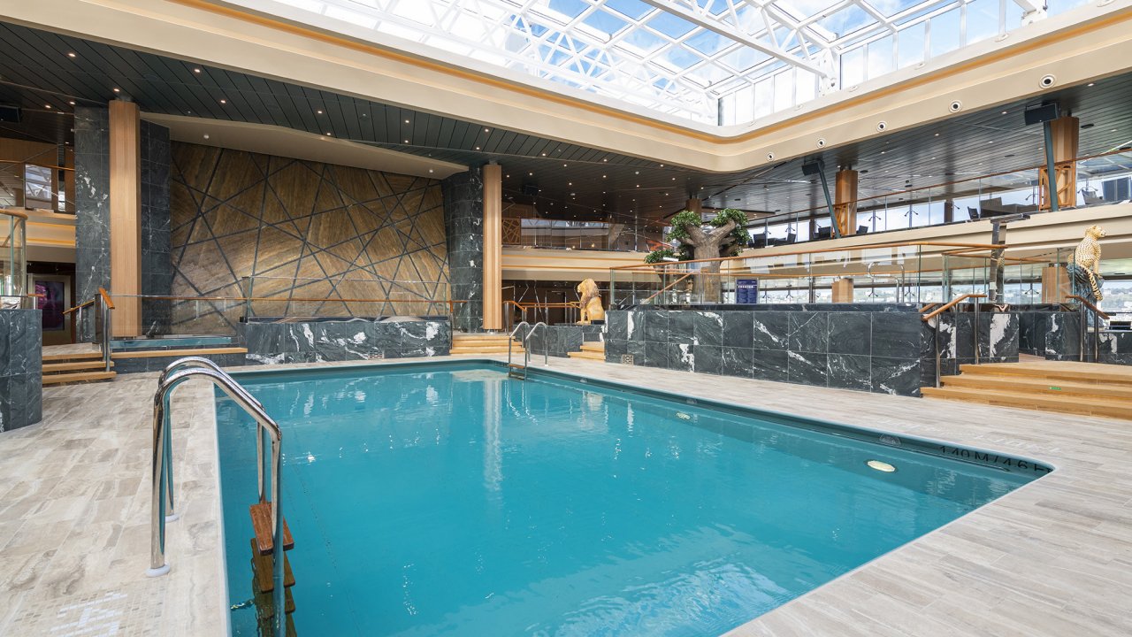 MSC Virtuosa - Afvaart Rotterdam - Nederland - Rotterdam - Rotterdam - Cruise Terminal