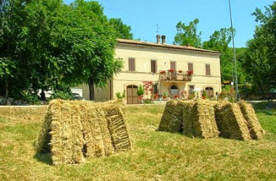 Agriturismo Monte Sibillini Camperato Double Room - Italië - Corone