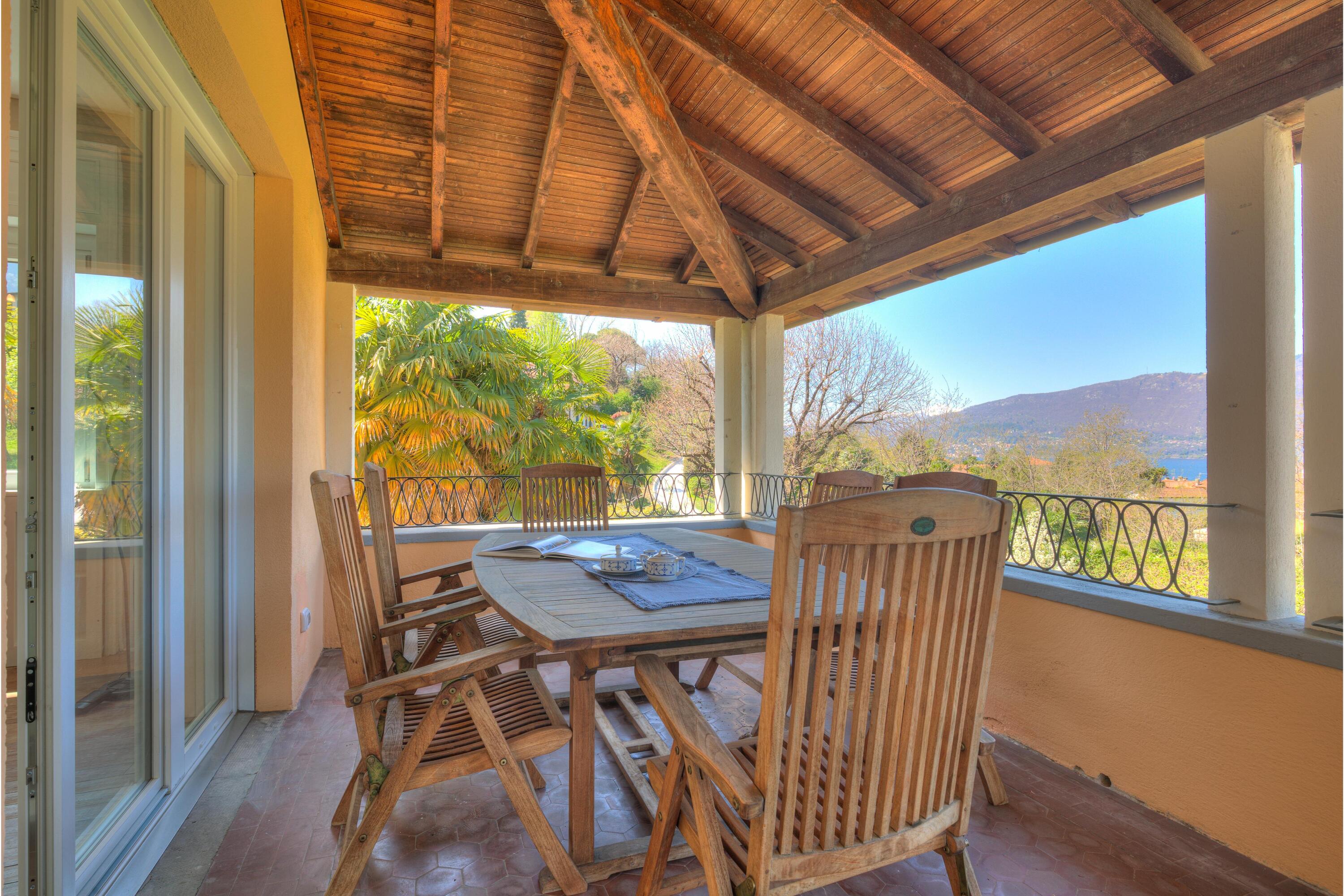 Bella Vista Apt. 5 min walk to Lake - Italië - Porto Valtravaglia